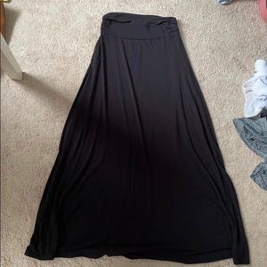 black maxi skirt